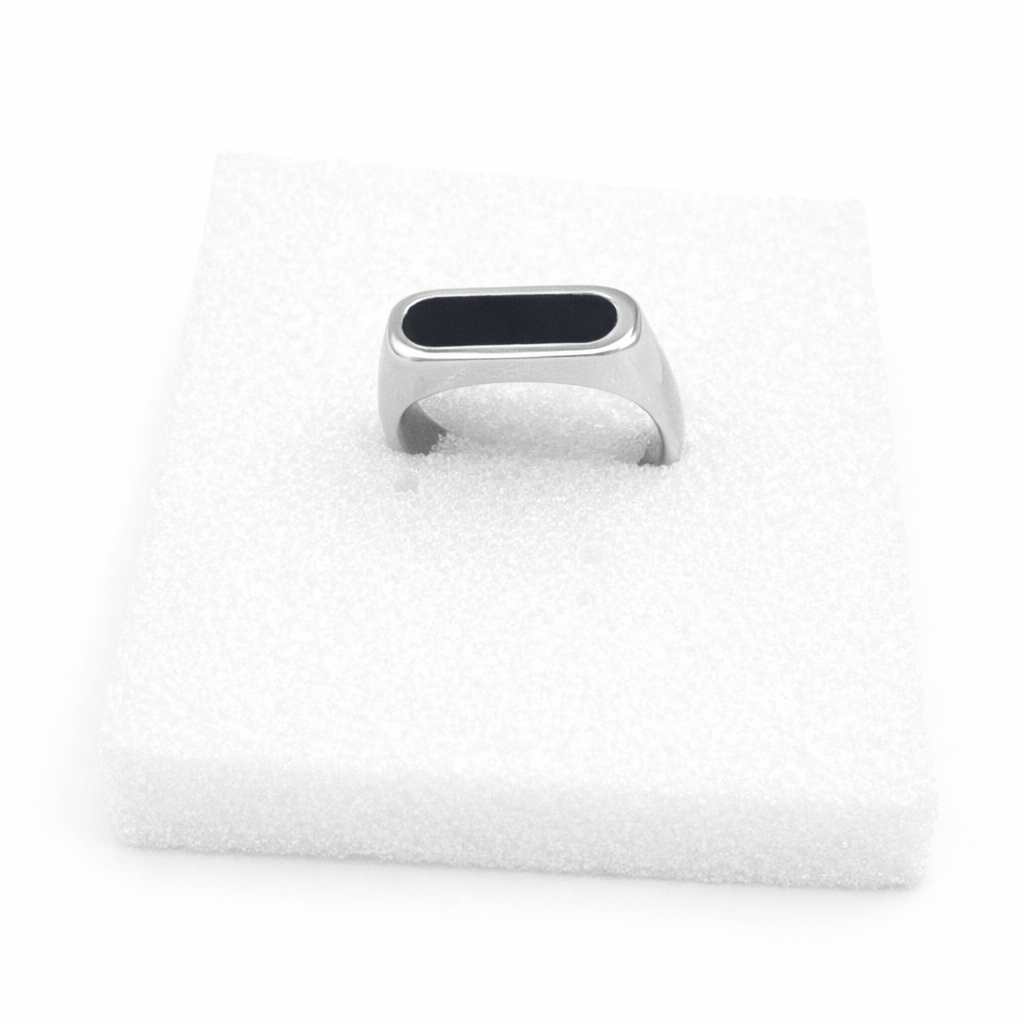 Noir Bar Ring